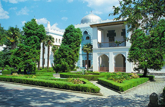 Територія палацу Дюльбер