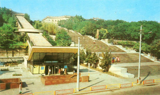 Потьомкінські сходи. Вхід до витягів