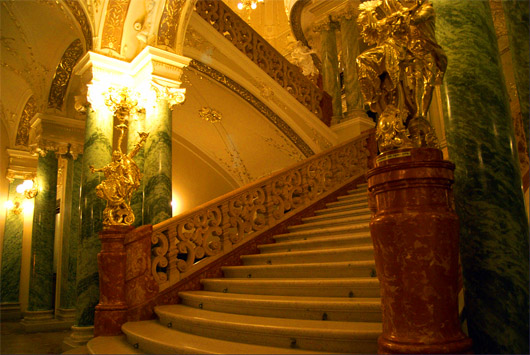 Интерьер театра