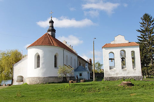 Церковь при замке Острожских