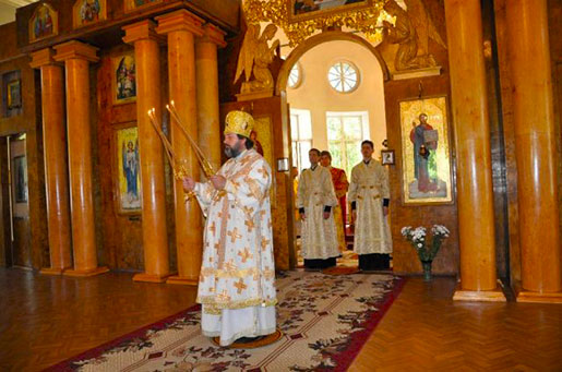 Екатеринский собор, служба