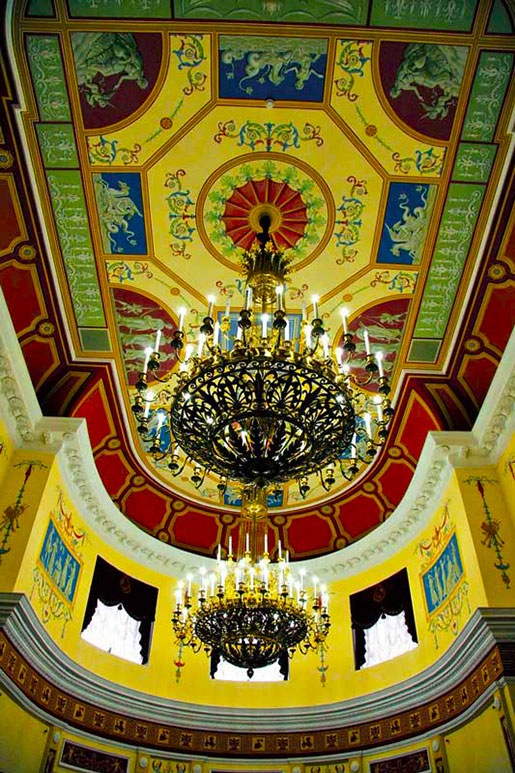 Фото люстри палацу Розумовського