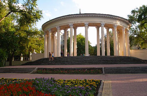 Колонада біля палацу Потьомкіна