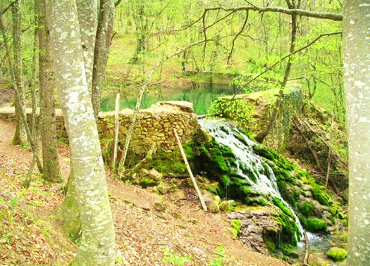 Водоспад Срібні струмені або водоспад Срібний. ставок Юсупова