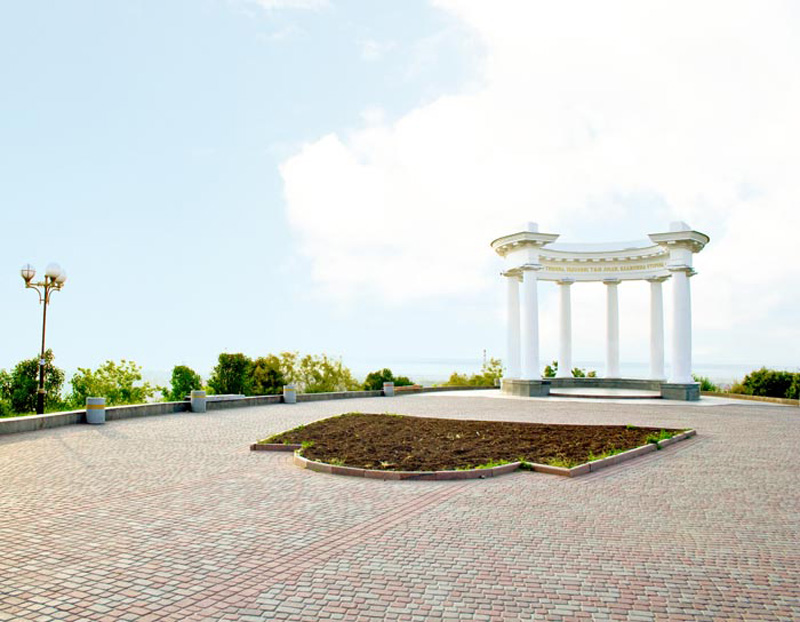Біла Альтанка