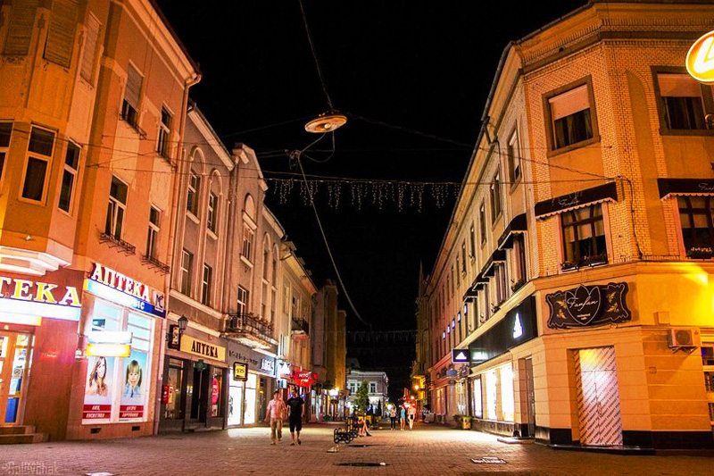 Вул. Корзо