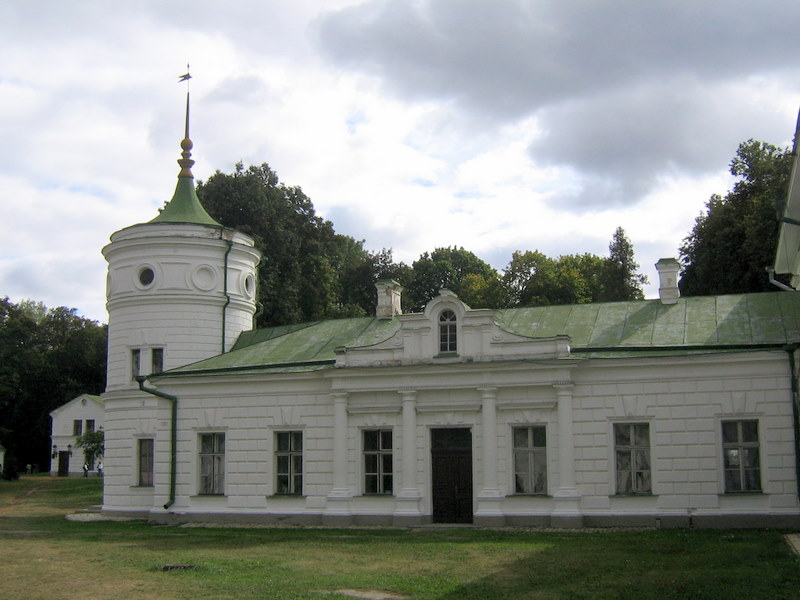 Флігель з баштою