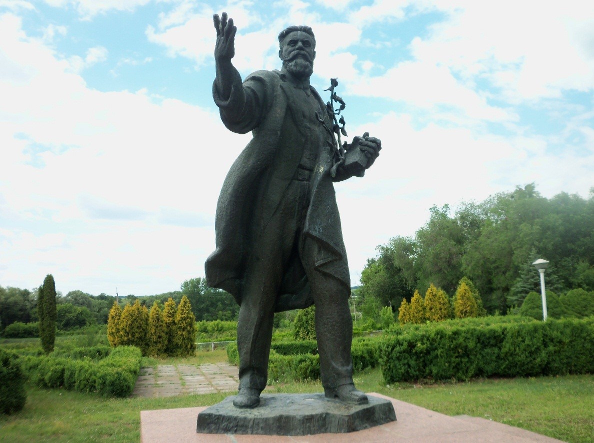 Пам’ятник Левкові Симиренку