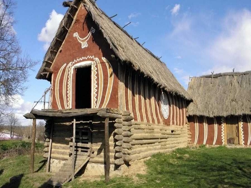 Реконструкція трипільського житла в Легедзиному