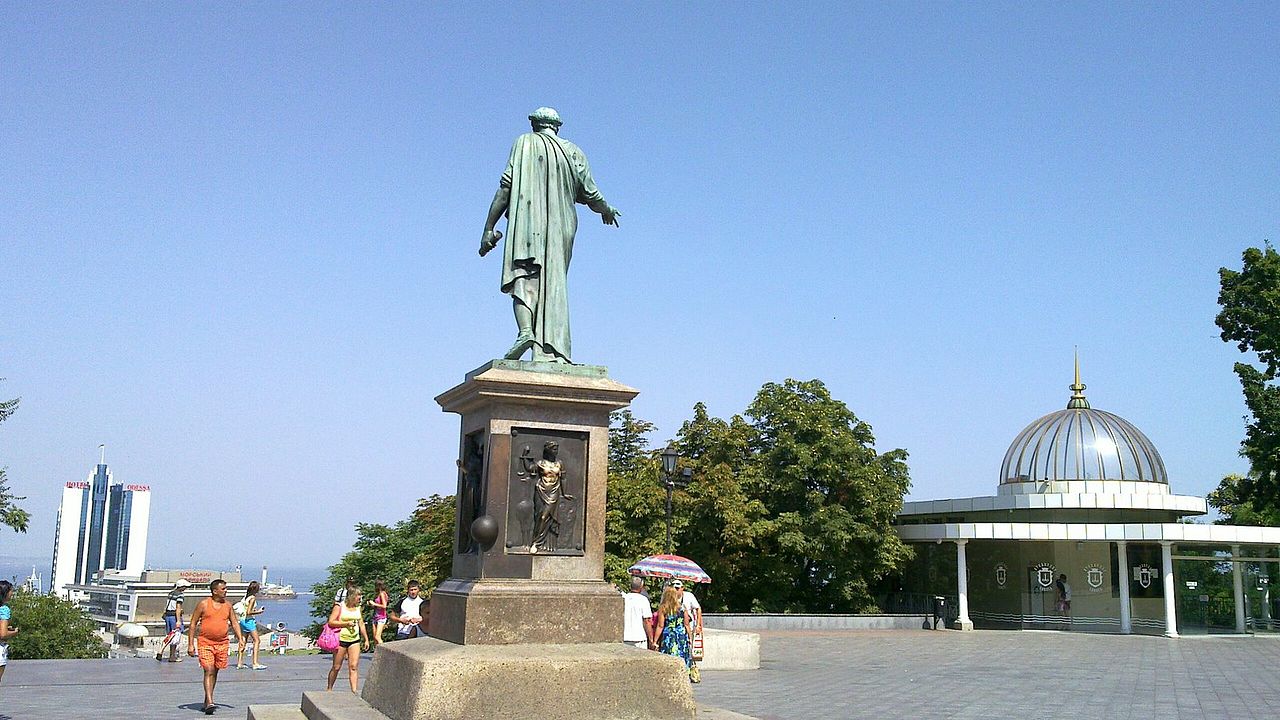 Дюк дивиться на море