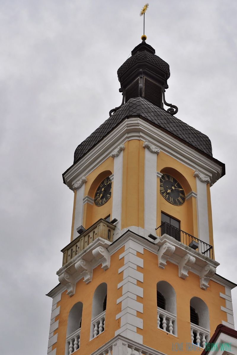 Циферблати на вежі зблизька